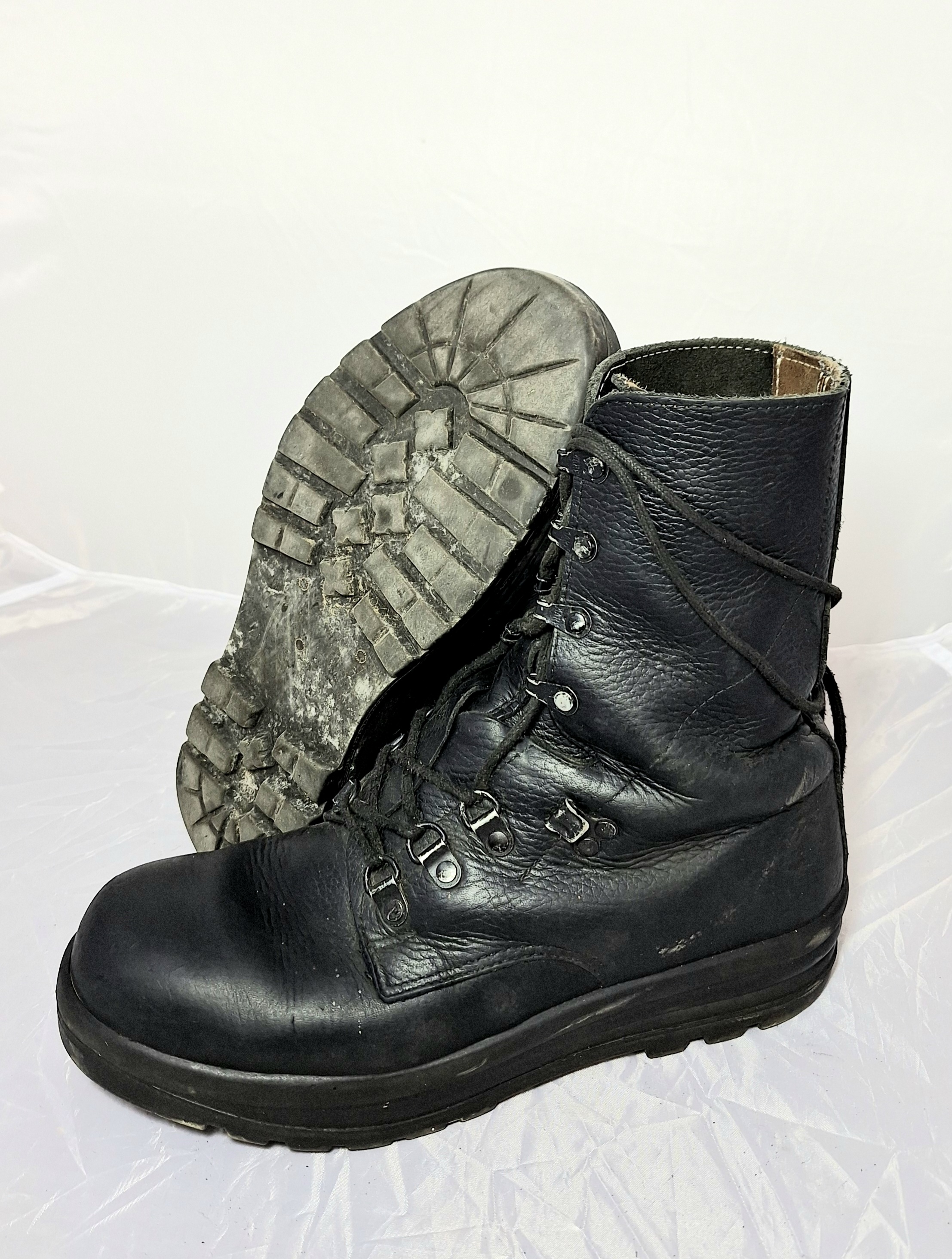 ~11 Kampfstiefel Schweizer Armee MINERVA Gr. 42,5 Stiefel Herren Leder