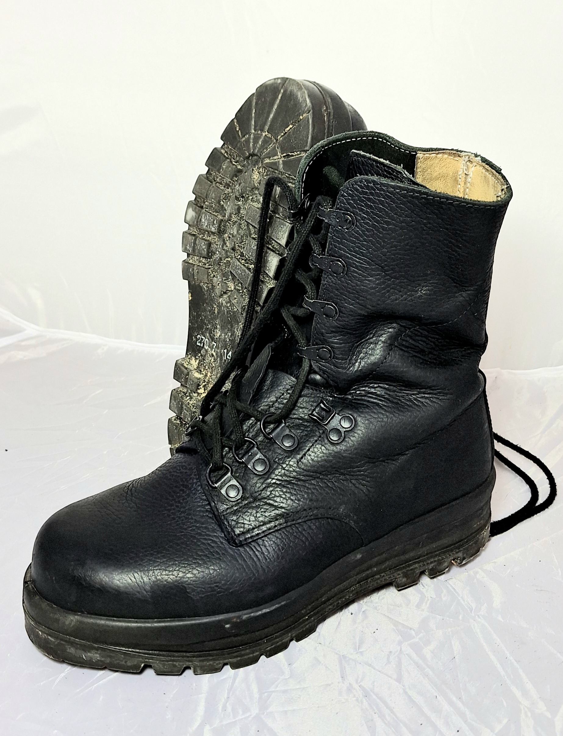 ~13 Kampfstiefel Schweizer Armee MINERVA Gr. 41 Stiefel Herren Leder