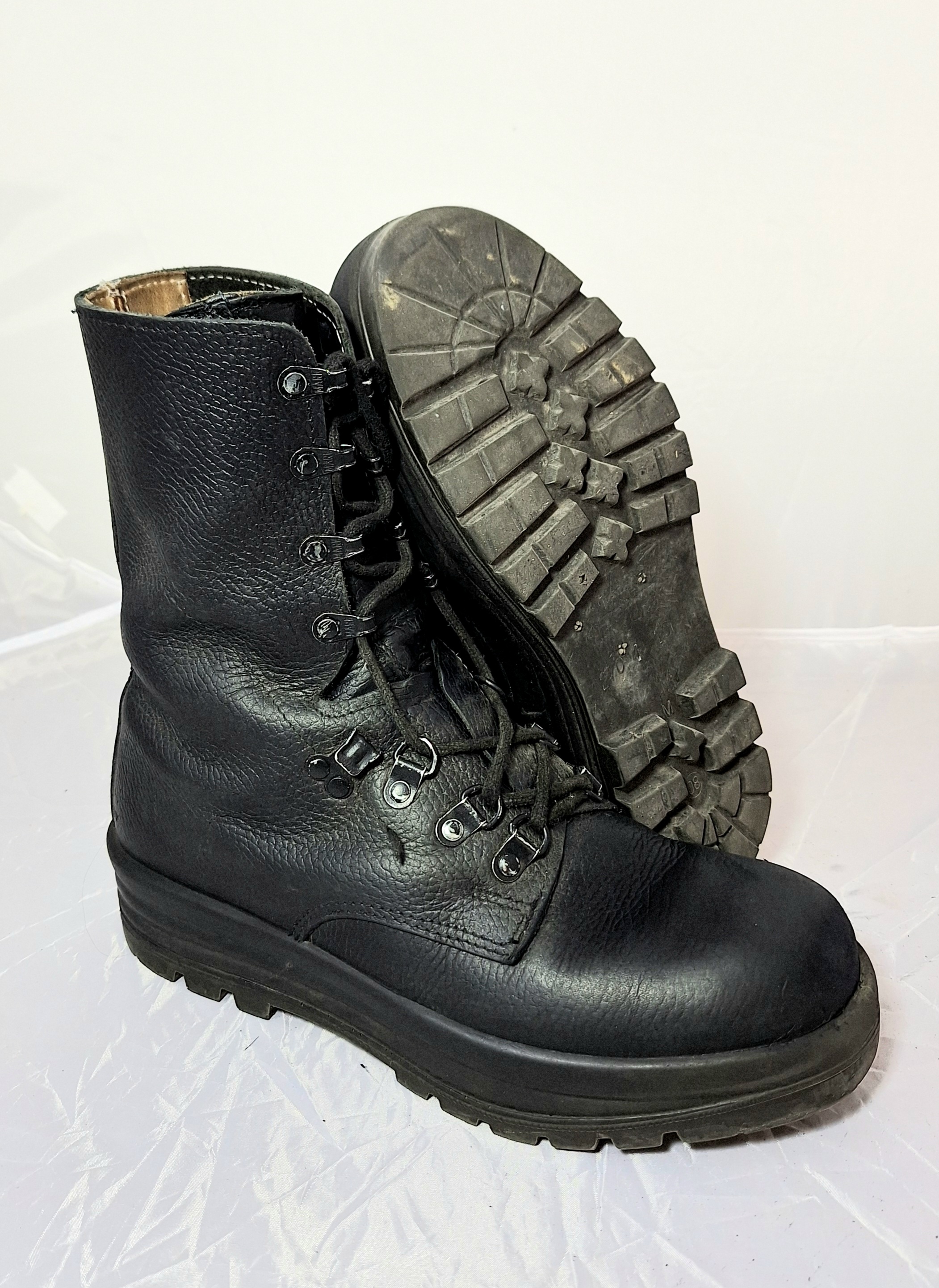 ~12 Kampfstiefel Schweizer Armee MINERVA Gr. 41 Stiefel Herren Leder