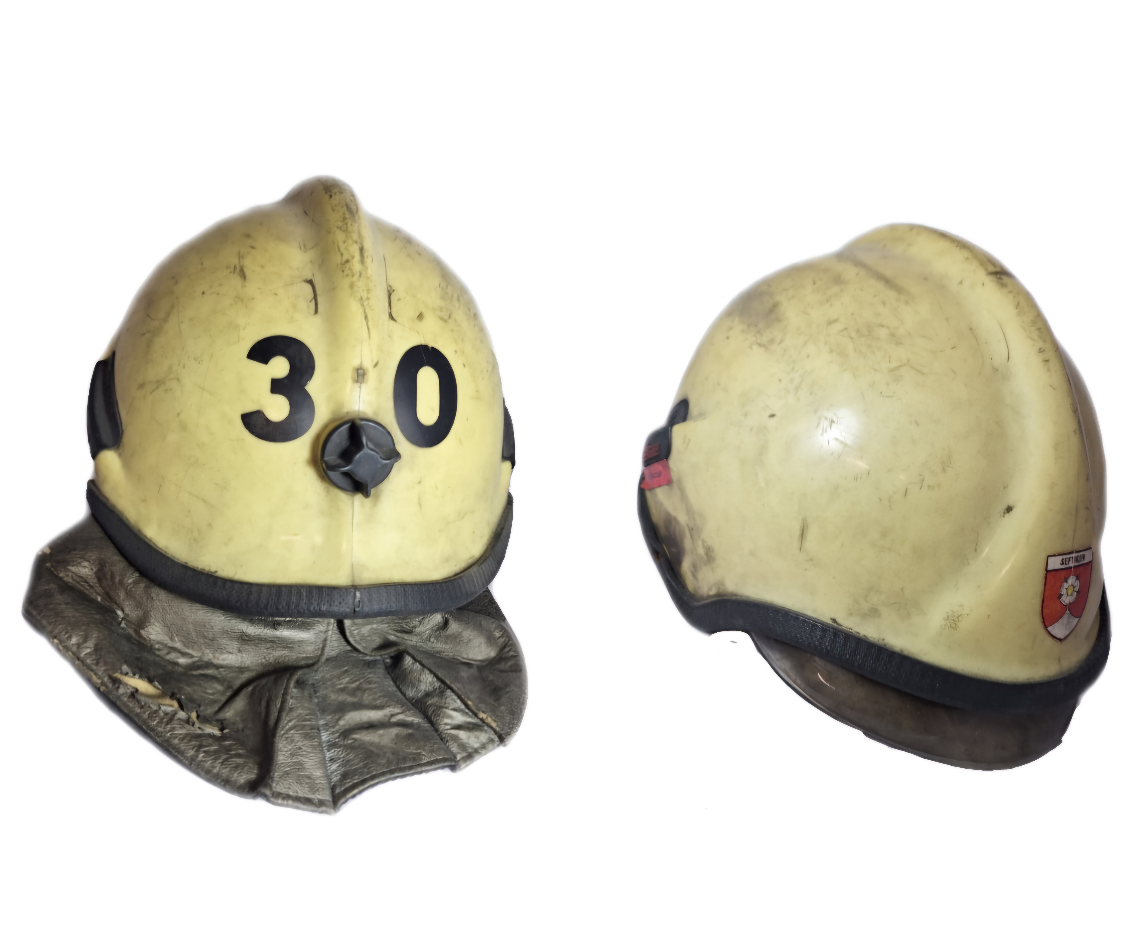 ~130 Feuerwehrhelm Schweiz CH Gemeinde Seftigen beige No. 30 Rosenbauer Helm